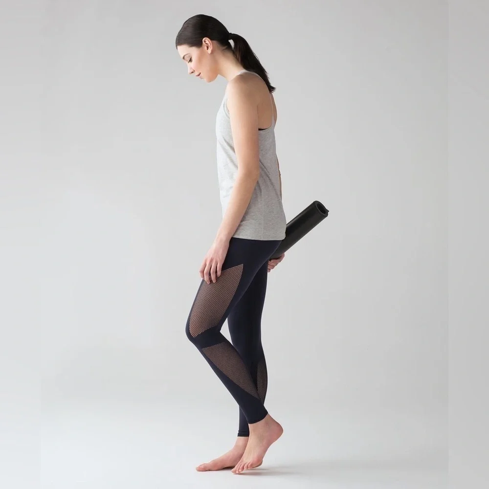 Lululemon Reveal 7/8 Tight size 4